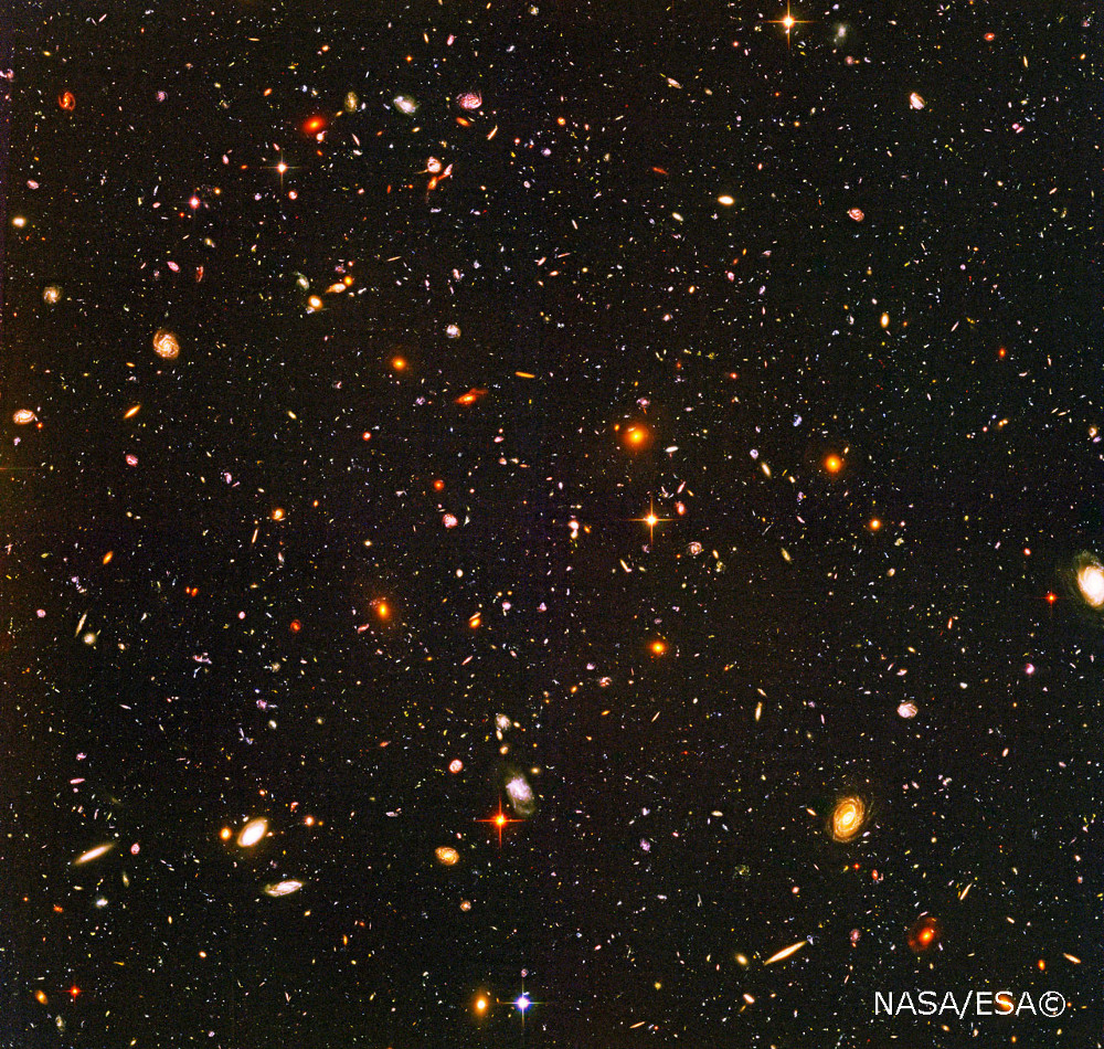 Observation du ciel profond © NASA/ESA Observation du ciel profond © NASA/ESA